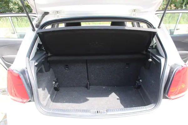 Volkswagen Polo 2012 - 7000 EUR, 115400 km - 115400km - foto 5 de 8