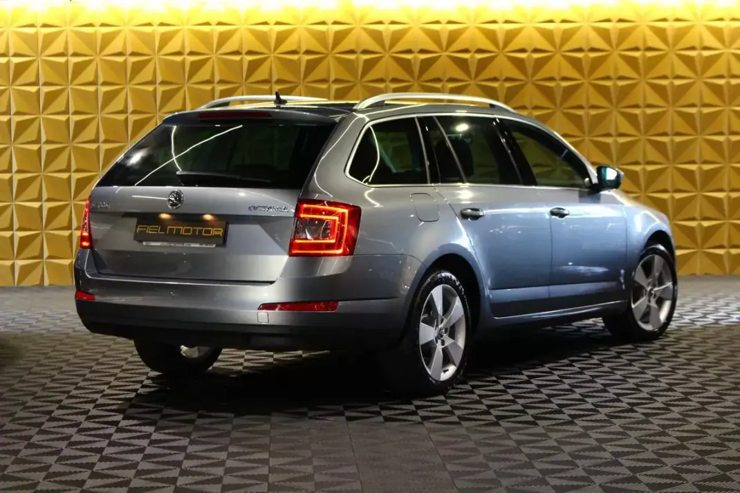 Skoda Octavia 2013 - 12740 EUR, 137350 km - 137350km - foto 25 de 26