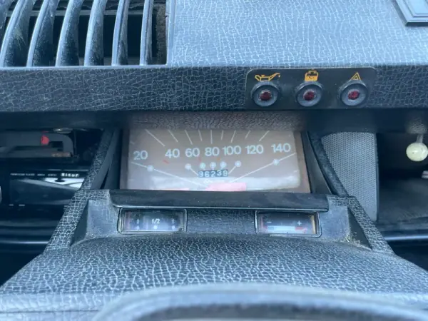 Citroën Dyane 1979 - 7900 EUR, 92000 km - AUTO.MOTO.pt - 92000km - foto 11 de 38