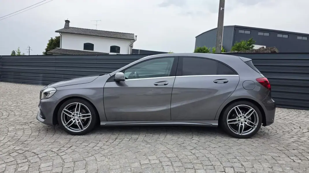 Mercedes-Benz A 200 2015 - 18490 EUR, 99000 km - 99000km - foto 6 de 26