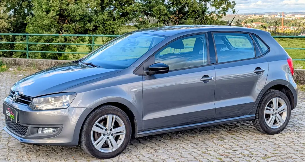 Volkswagen Polo 2012 - 5500 EUR, 303657 km - AUTO.MOTO.pt - 303657km - foto 2 de 19