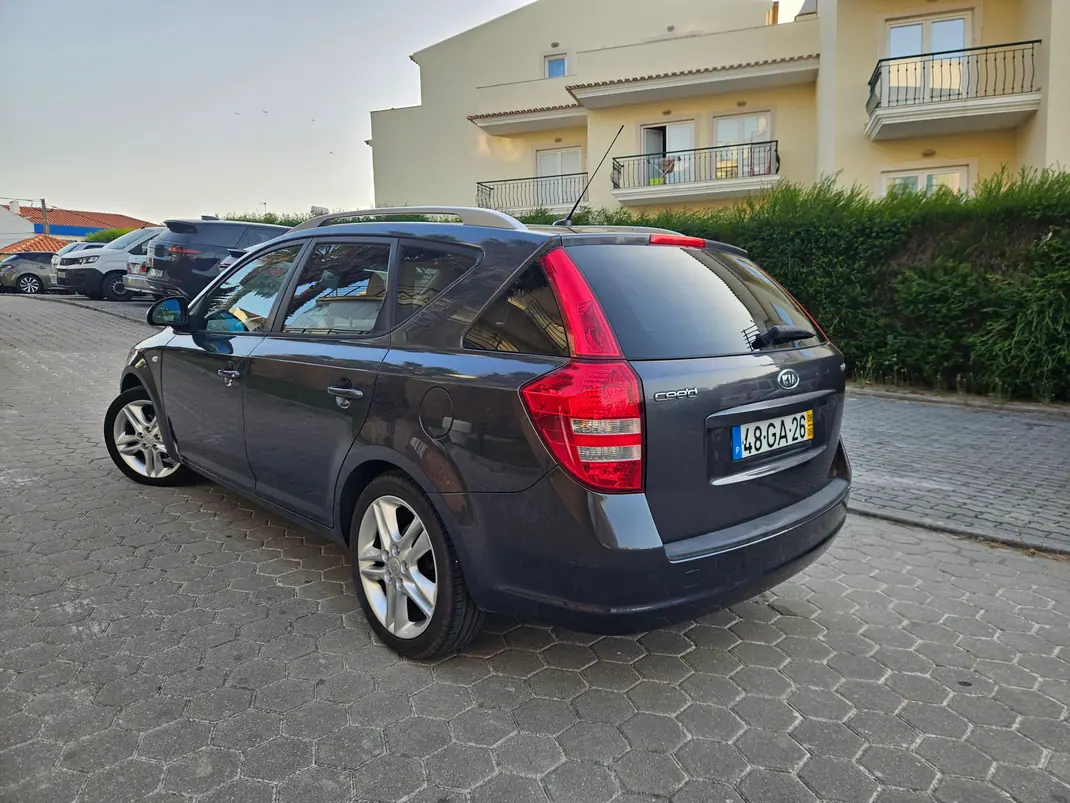 Kia Ceed SW 2008 - 3900 EUR, 233800 km - 233800km - foto 7 de 15