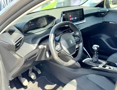 Peugeot 208 2022 - 14890 EUR, 160119 km - AUTO.MOTO.pt - 160119km - foto 9 de 17