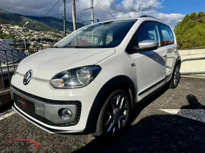 Volkswagen Cross Up! 2014 - 112304km