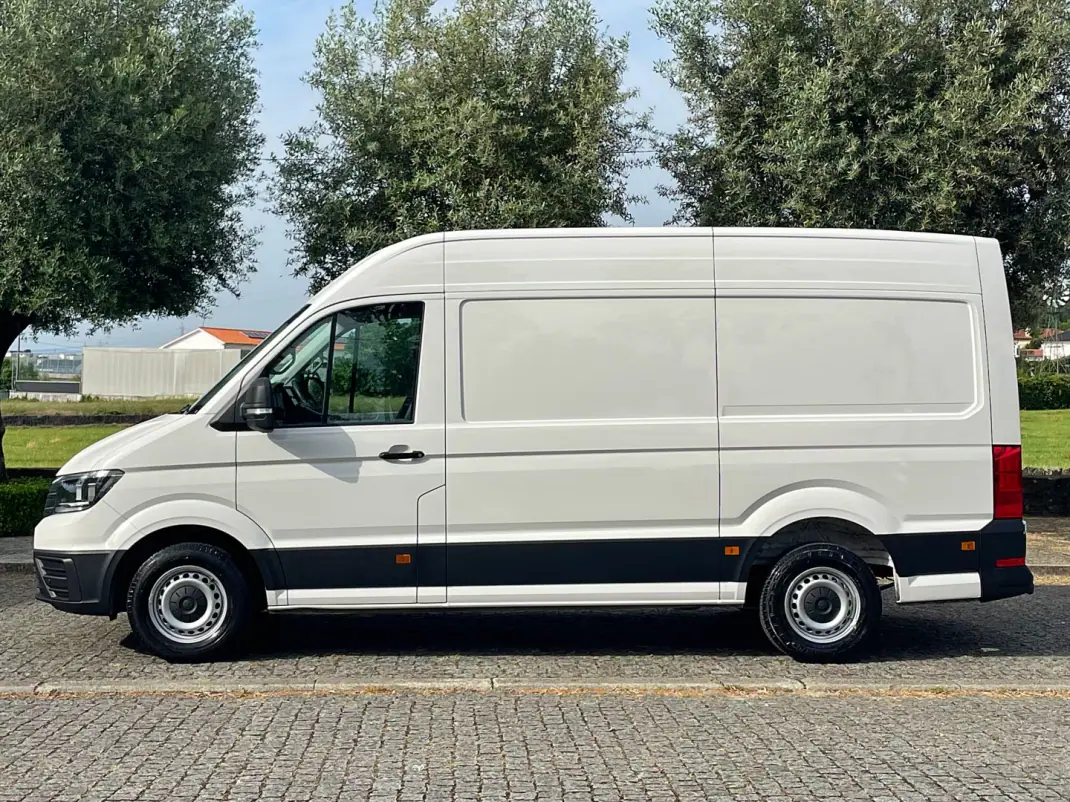 VW Crafter 2.0 TDI L3H3 IVA Dedutível 2022 - 26450 EUR, 128000 km - AUTO.MOTO.pt - 128000km - foto 10 de 33
