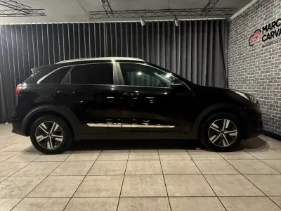 Kia Niro 2020 - 17490 EUR, 168000 km - AUTO.MOTO.pt - 168000km - foto 6 de 21