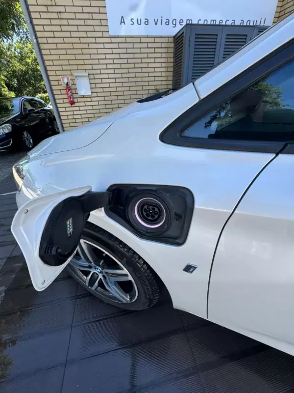 BMW 225xe Active Tourer 2018 - 15900 EUR, 127000 km - AUTO.MOTO.pt - 127000km - foto 7 de 12