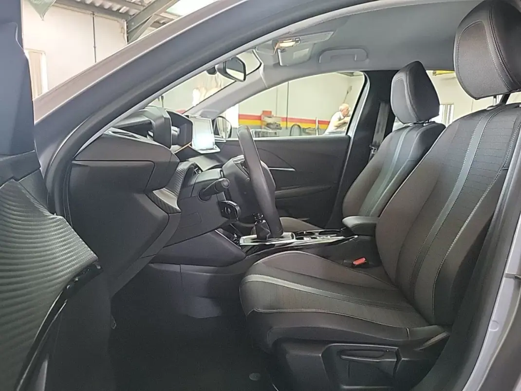 Peugeot 208 2022 - 14400 EUR, 33023 km - 33023km - foto 8 de 21