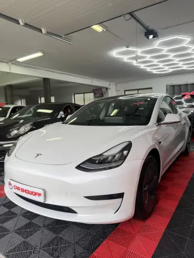 Tesla Model 3 2020 - 25900 EUR, 101867 km - AUTO.MOTO.pt - 101867km - foto 5 de 11