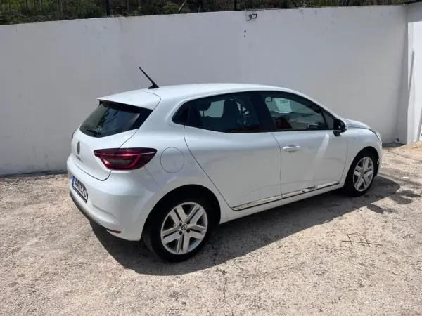 Renault Clio 2020 - 13900 EUR, 93853 km - AUTO.MOTO.pt - 93853km - foto 2 de 5