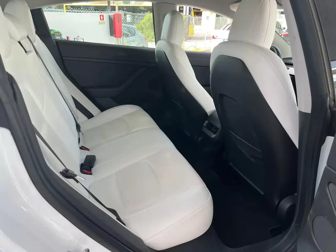 Tesla Model 3 2022 - 28500 EUR, 49000 km - AUTO.MOTO.pt - 49000km - foto 8 de 13