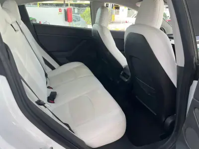 Tesla Model 3 2022 - 28500 EUR, 49000 km - AUTO.MOTO.pt - 49000km - foto 8 de 13