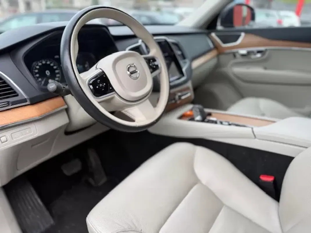 Volvo XC 90 2021 - 44900 EUR, 189000 km - AUTO.MOTO.pt - 189000km - foto 4 de 16
