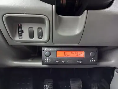 Renault Trafic 2014 - 14000 EUR, 329000 km - AUTO.MOTO.pt - 329000km - foto 19 de 25