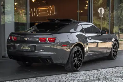 Chevrolet Camaro 2010 - 43900 EUR, 105710 km - AUTO.MOTO.pt - 105710km - foto 4 de 32