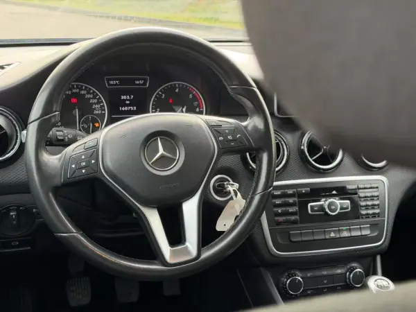Mercedes-Benz A 160 2015 - 12900 EUR, 160650 km - AUTO.MOTO.pt - 160650km - foto 22 de 25