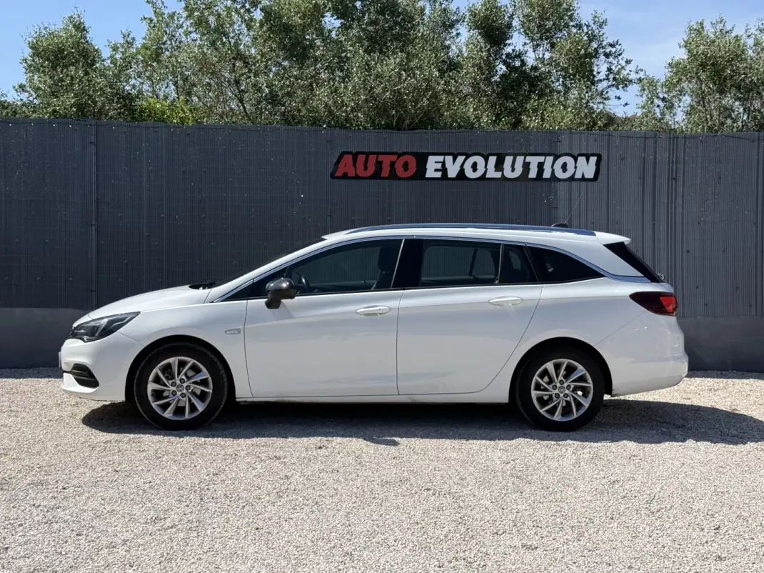 Opel Astra Sports Tourer 2021 - 11450 EUR, 185000 km - AUTO.MOTO.pt - 185000km - foto 4 de 16