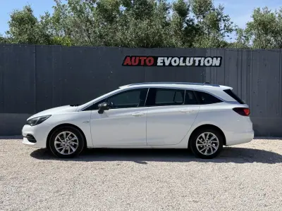 Opel Astra Sports Tourer 2021 - 11450 EUR, 185000 km - AUTO.MOTO.pt - 185000km - foto 4 de 16