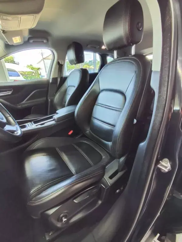 Jaguar F-Pace 2017 - 19750 EUR, 156000 km - AUTO.MOTO.pt - 156000km - foto 30 de 43