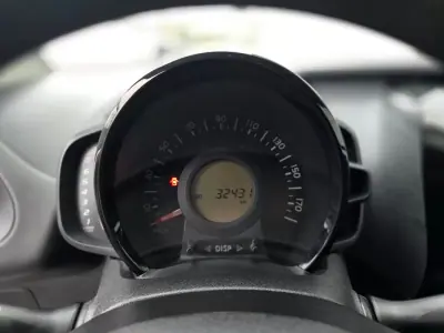 Citroën C1 2018 - 8750 EUR, 32000 km - AUTO.MOTO.pt - 32000km - foto 10 de 19