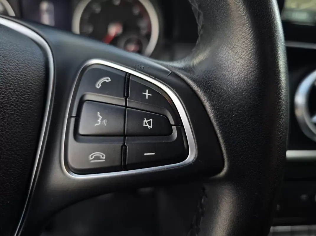 Mercedes-Benz A 180 2016 - 15990 EUR, 163000 km - AUTO.MOTO.pt - 163000km - foto 26 de 31