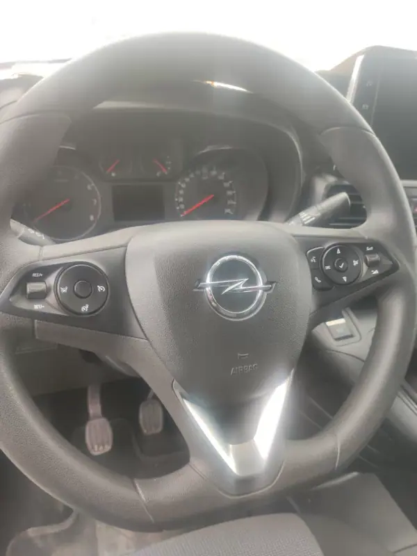 Opel Combo 2020 - 12978 EUR, 149789 km - AUTO.MOTO.pt - 149789km - foto 6 de 17