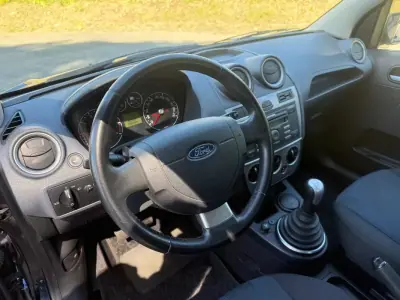 Ford Fiesta 2008 - 5700 EUR, 82000 km - AUTO.MOTO.pt - 82000km - foto 7 de 23
