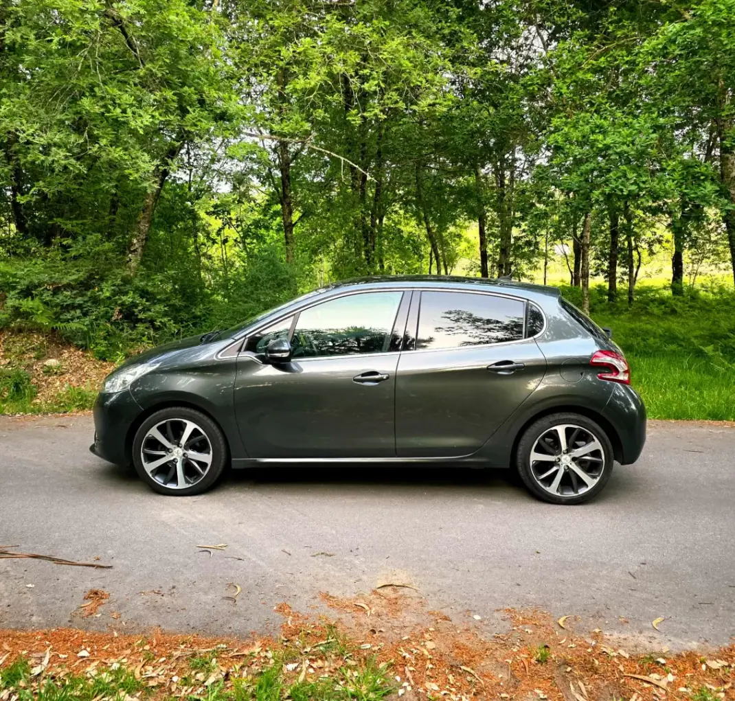 Peugeot 208 2012 - 8990 EUR, 124000 km - AUTO.MOTO.pt - 124000km - foto 5 de 25