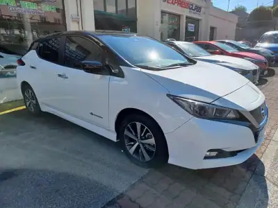 Nissan Leaf 2018 - 18500 EUR, 30000 km - AUTO.MOTO.pt - 30000km - foto 3 de 9
