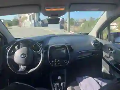 Renault Captur 2015 - 13000 EUR, 65000 km - AUTO.MOTO.pt - 65000km - foto 2 de 6