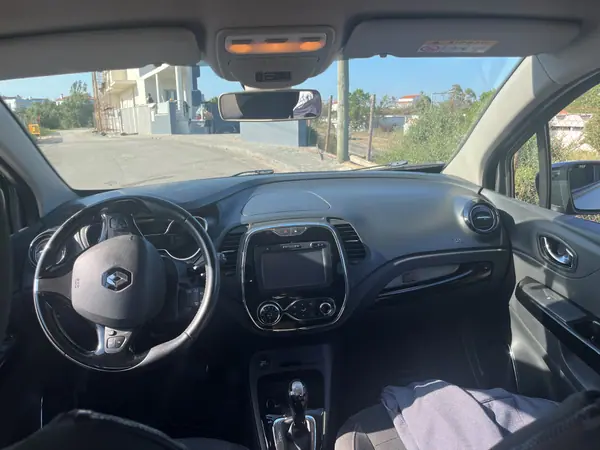 Renault Captur 2015 - 13000 EUR, 65000 km - AUTO.MOTO.pt - 65000km - foto 2 de 6