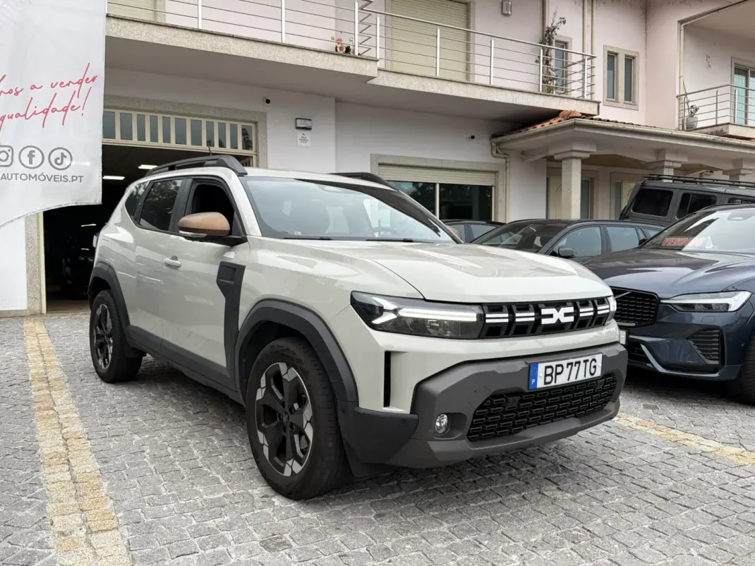 Dacia Duster 2025 - 22990 EUR, 28192 km - 28192km - foto 2 de 14