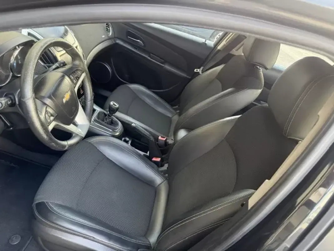 Chevrolet Cruze 2013 - 6800 EUR, 166000 km - AUTO.MOTO.pt - 166000km - foto 17 de 31