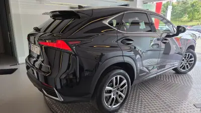 Lexus NX 300h 2018 - 31900 EUR, 78634 km - AUTO.MOTO.pt - 78634km - foto 22 de 65