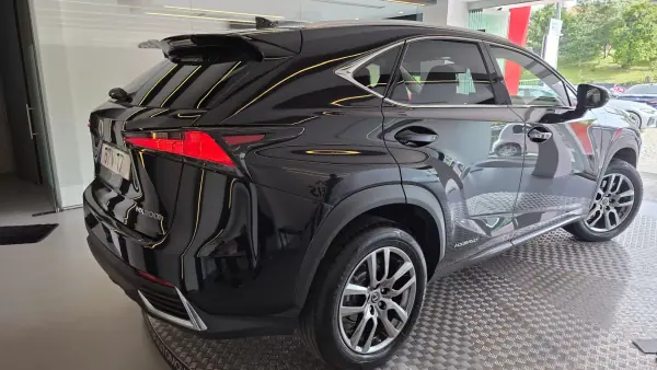 Lexus NX 300h 2018 - 31900 EUR, 78634 km - AUTO.MOTO.pt - 78634km - foto 22 de 65