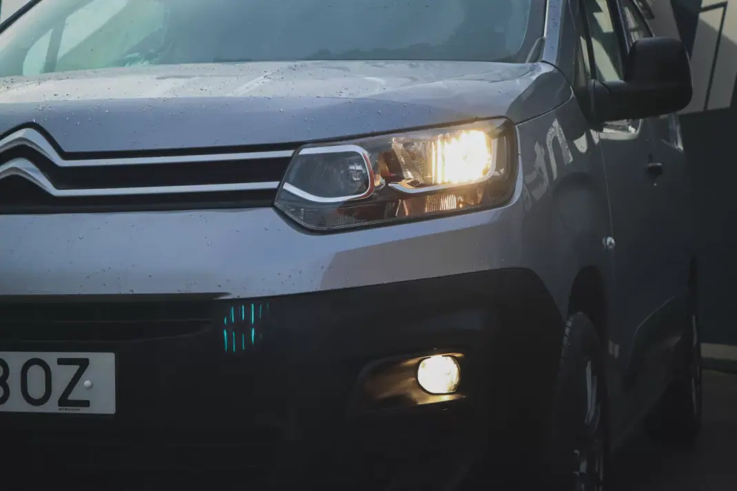 Citroën 2019 - 19880 EUR, 83120 km - AUTO.MOTO.pt - 83120km - foto 16 de 28