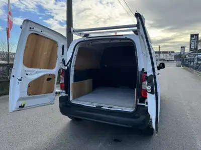 Peugeot PARTNER GIRAFON 2019 - 13990 EUR, 150000 km - AUTO.MOTO.pt - 150000km - foto 10 de 39