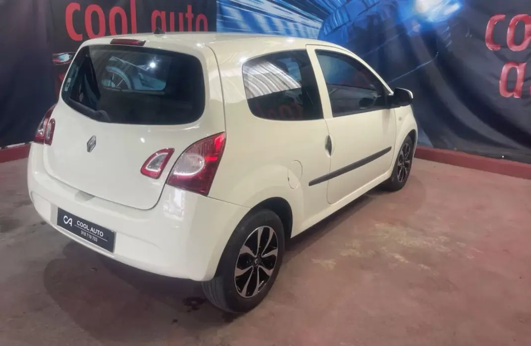 Renault Twingo 2012 - 6499 EUR, 72000 km - AUTO.MOTO.pt - 72000km - foto 14 de 26