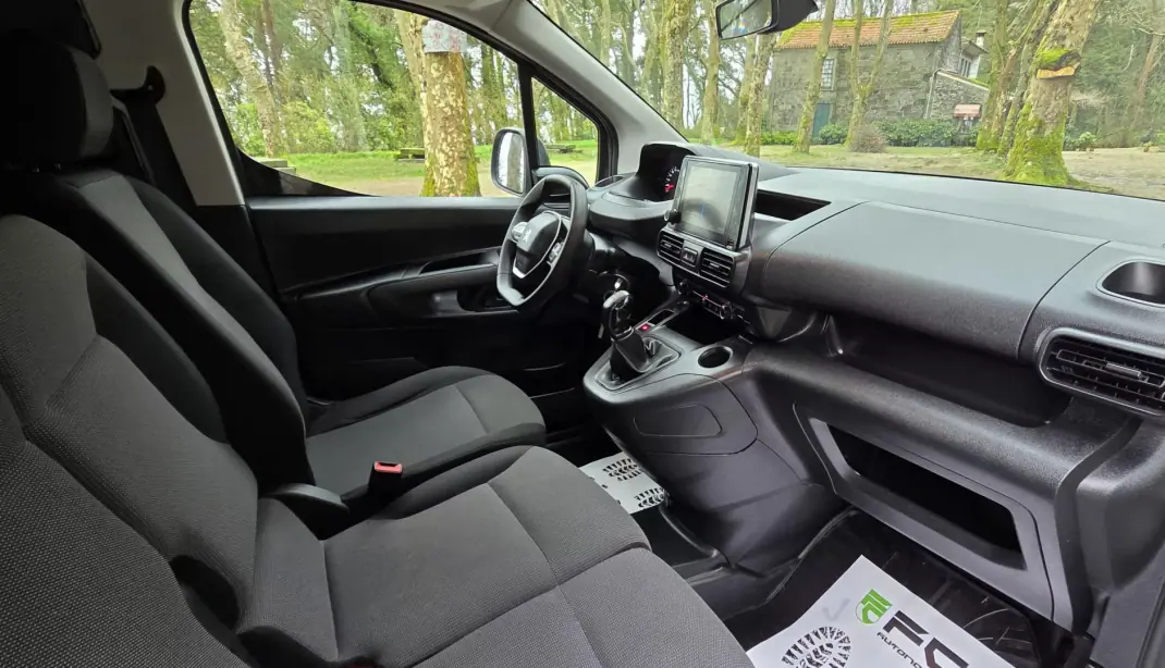 Peugeot 2021 - 12250 EUR, 171000 km - AUTO.MOTO.pt - 171000km - foto 13 de 20