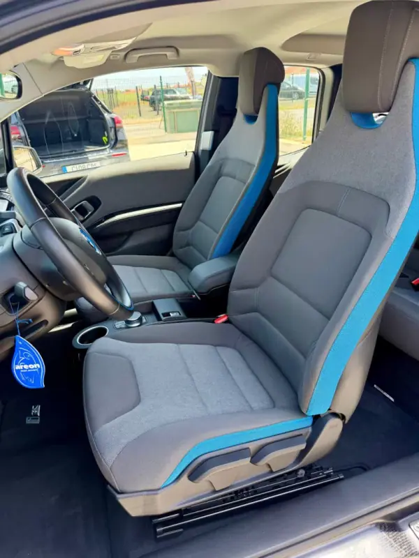 BMW i3 2021 - 25490 EUR, 33600 km - AUTO.MOTO.pt - 33600km - foto 17 de 27