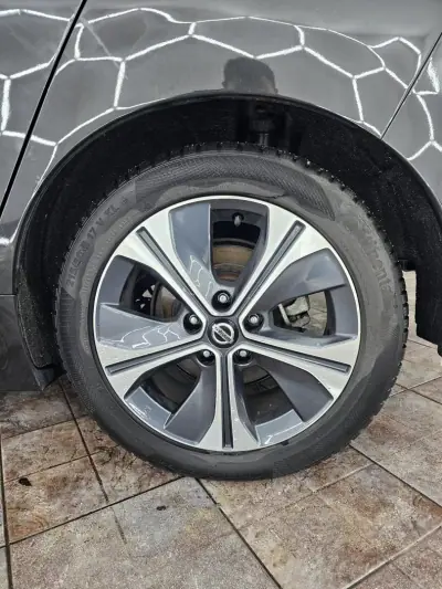 Nissan Leaf 2019 - 19500 EUR, 25097 km - AUTO.MOTO.pt - 25097km - foto 20 de 41