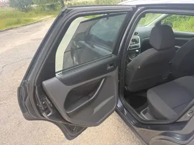 Ford Focus SW 2007 - 4450 EUR, 235000 km - AUTO.MOTO.pt - 235000km - foto 11 de 26