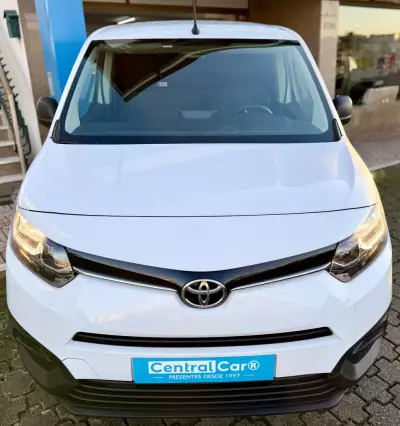 Toyota Proace 2024 - 18950 EUR, 28000 km - 28000km - foto 4 de 19
