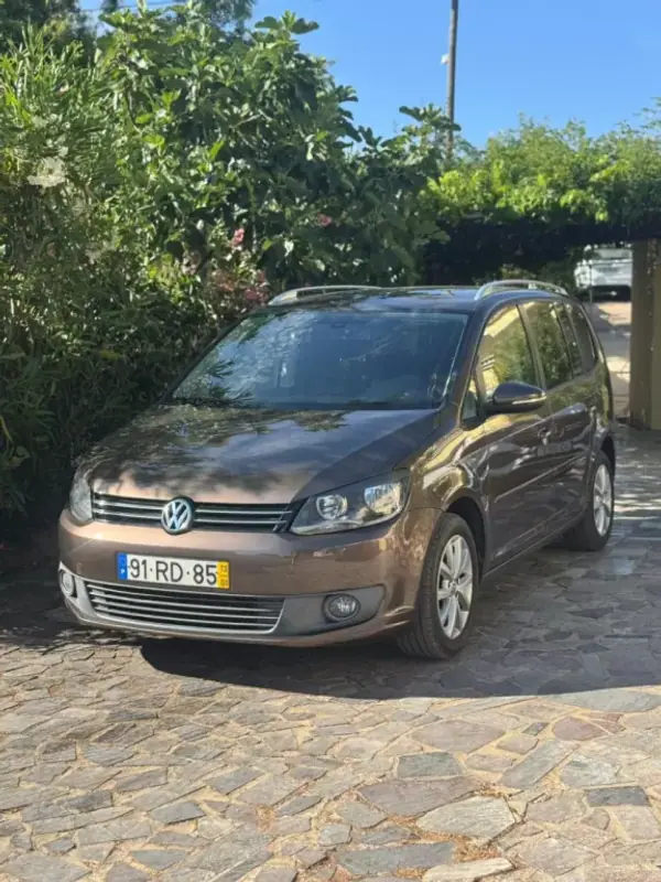 Volkswagen Touran 2013 - 12500 EUR, 231091 km - AUTO.MOTO.pt - 231091km - foto 2 de 10
