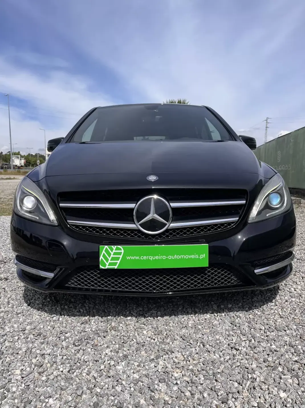 Mercedes-Benz B 180 2011 - 9990 EUR, 323900 km - AUTO.MOTO.pt - 323900km - foto 2 de 18