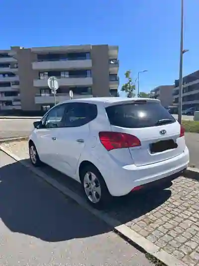Kia Venga 2013 - 10500 EUR, 24000 km - AUTO.MOTO.pt - 24000km - foto 5 de 14