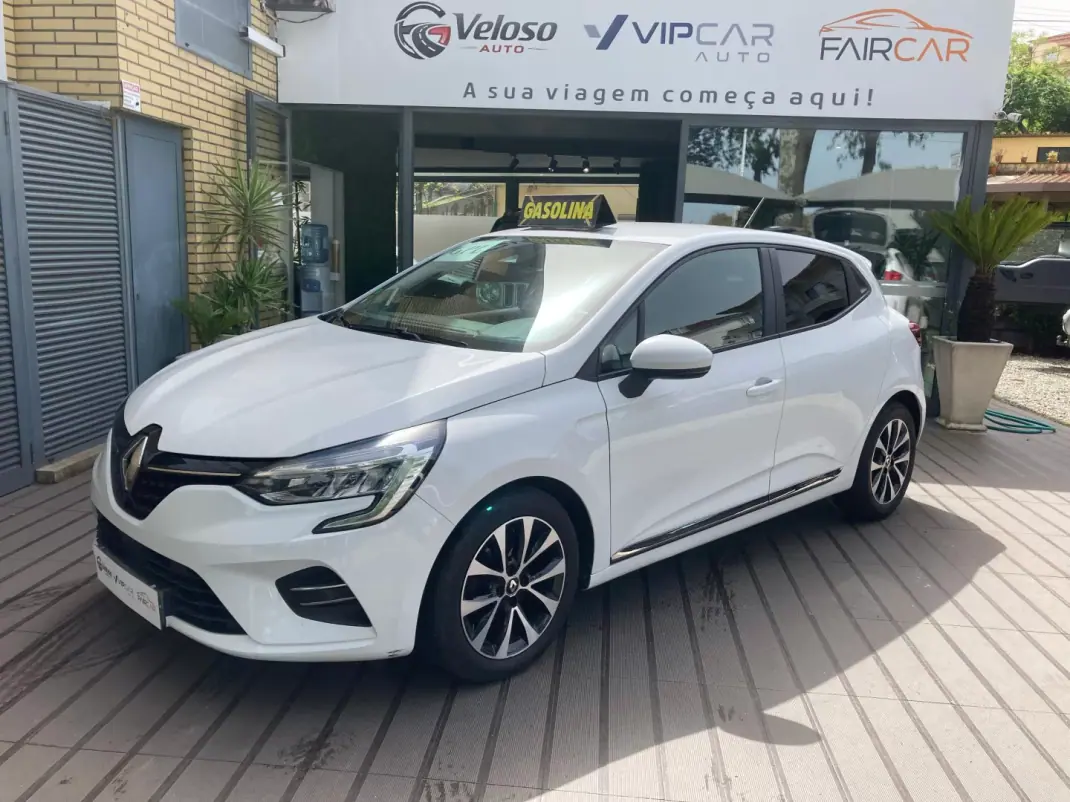 Renault Clio 2020 - 13890 EUR, 145621 km - AUTO.MOTO.pt - 145621km - foto 1 de 20