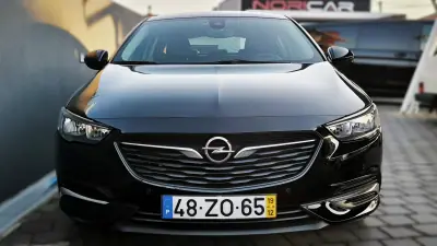 Opel Insignia Grand Sport 2019 - 14950 EUR, 70795 km - AUTO.MOTO.pt - 70795km - foto 17 de 36