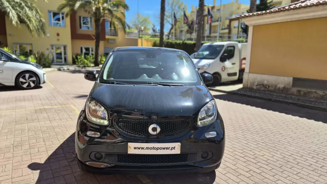 Smart ForFour 2016 - 10980 EUR, 90000 km - AUTO.MOTO.pt - 90000km - foto 6 de 11