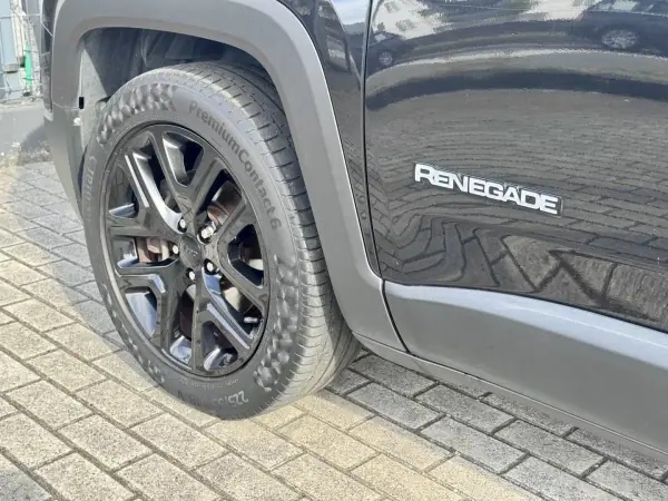 Jeep Renegade 2016 - 15500 EUR, 138000 km - AUTO.MOTO.pt - 138000km - foto 7 de 22